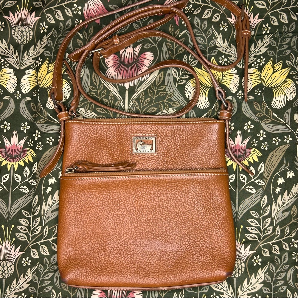 Dooney & Bourke Dillen Letter Carrier Bag